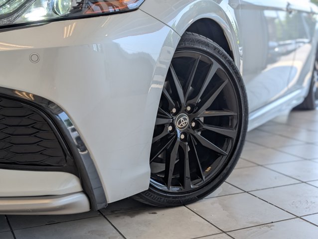 Vehicle image 14 of 44
