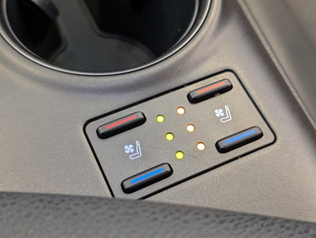 Vehicle image 11 of 44