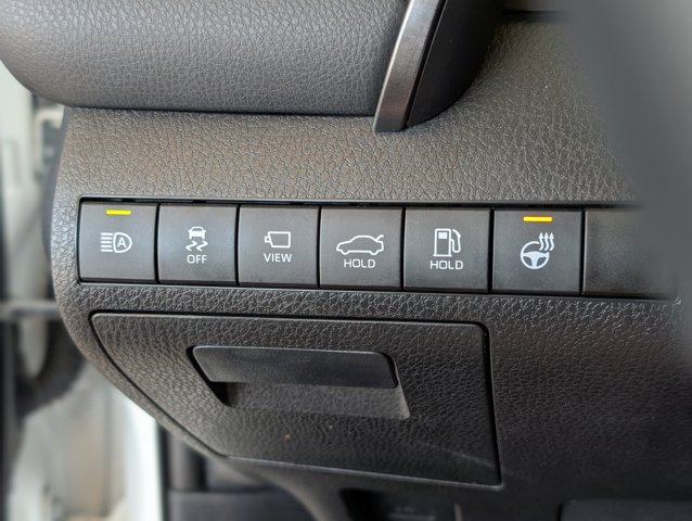Vehicle image 12 of 44