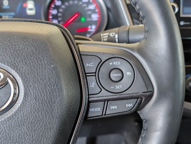 Vehicle image 18 of 44