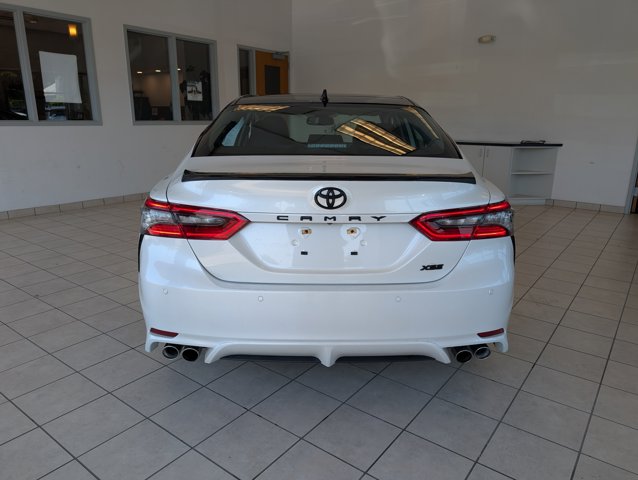 Vehicle image 6 of 44