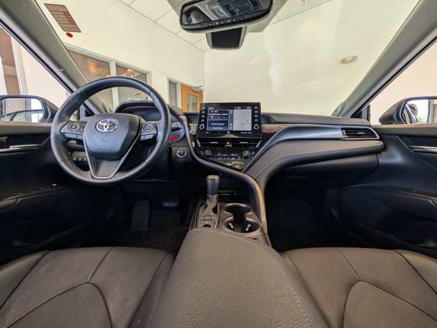 Vehicle image 9 of 44
