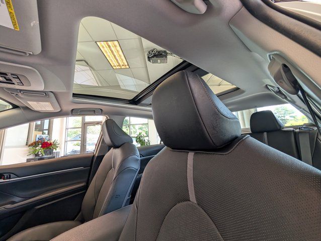 Vehicle image 13 of 44