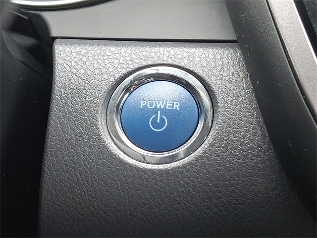 Vehicle image 24 of 37