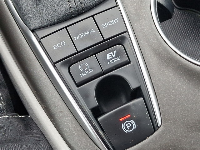 Vehicle image 26 of 37