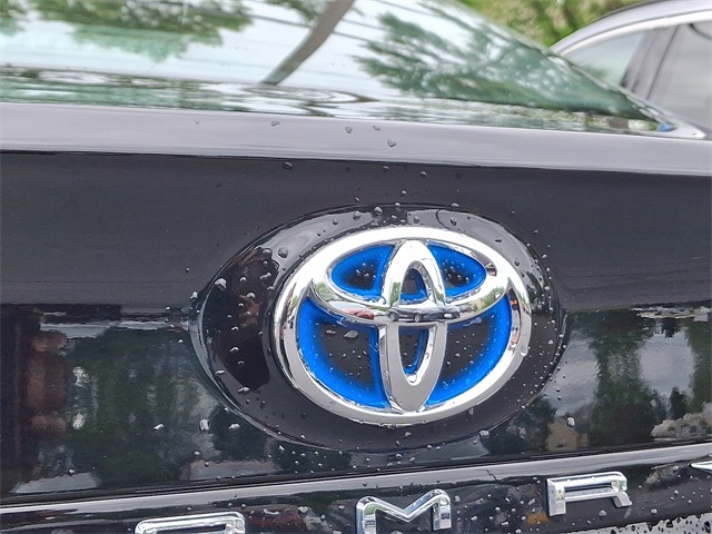 Vehicle image 28 of 37