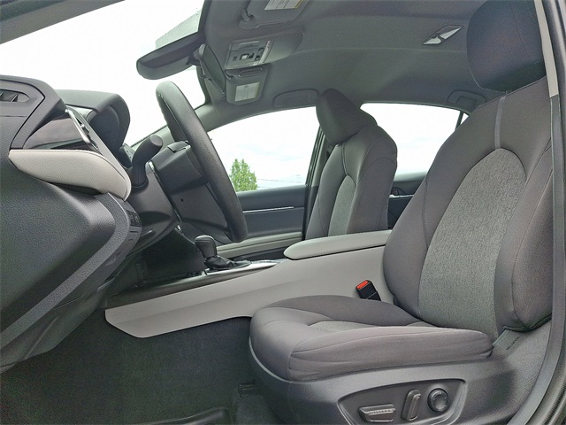 Vehicle image 14 of 37