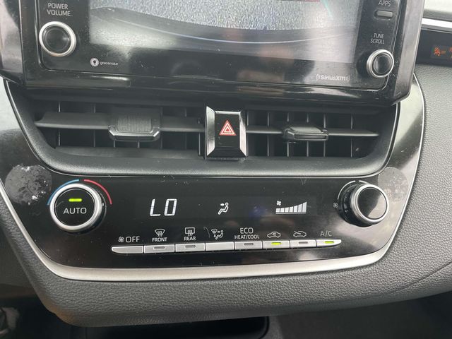 Vehicle image 23 of 32