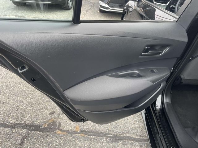 Vehicle image 16 of 32