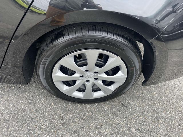 Vehicle image 13 of 32