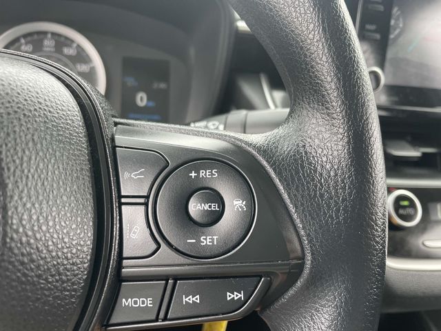 Vehicle image 28 of 32