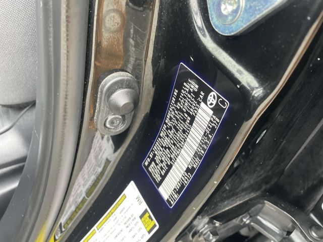 Vehicle image 19 of 32