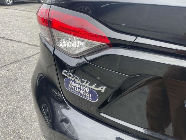 Vehicle image 8 of 32