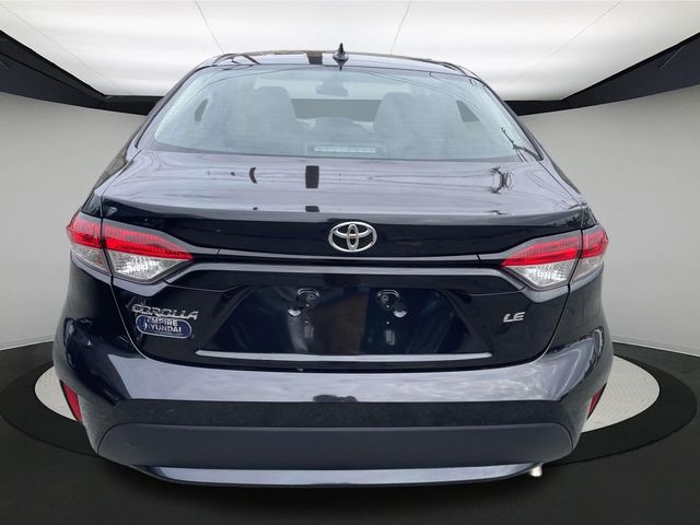Vehicle image 4 of 32
