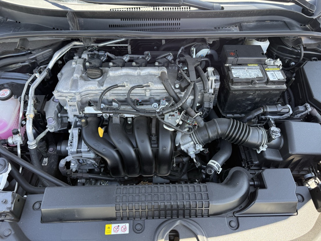 Vehicle image 8 of 21