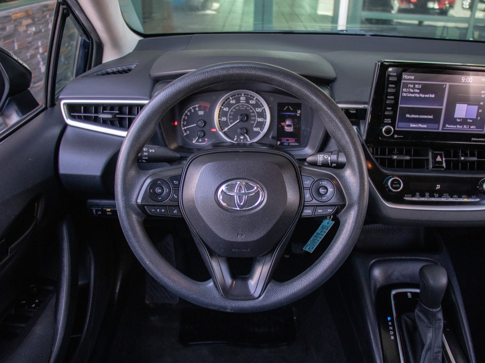 Vehicle image 11 of 23