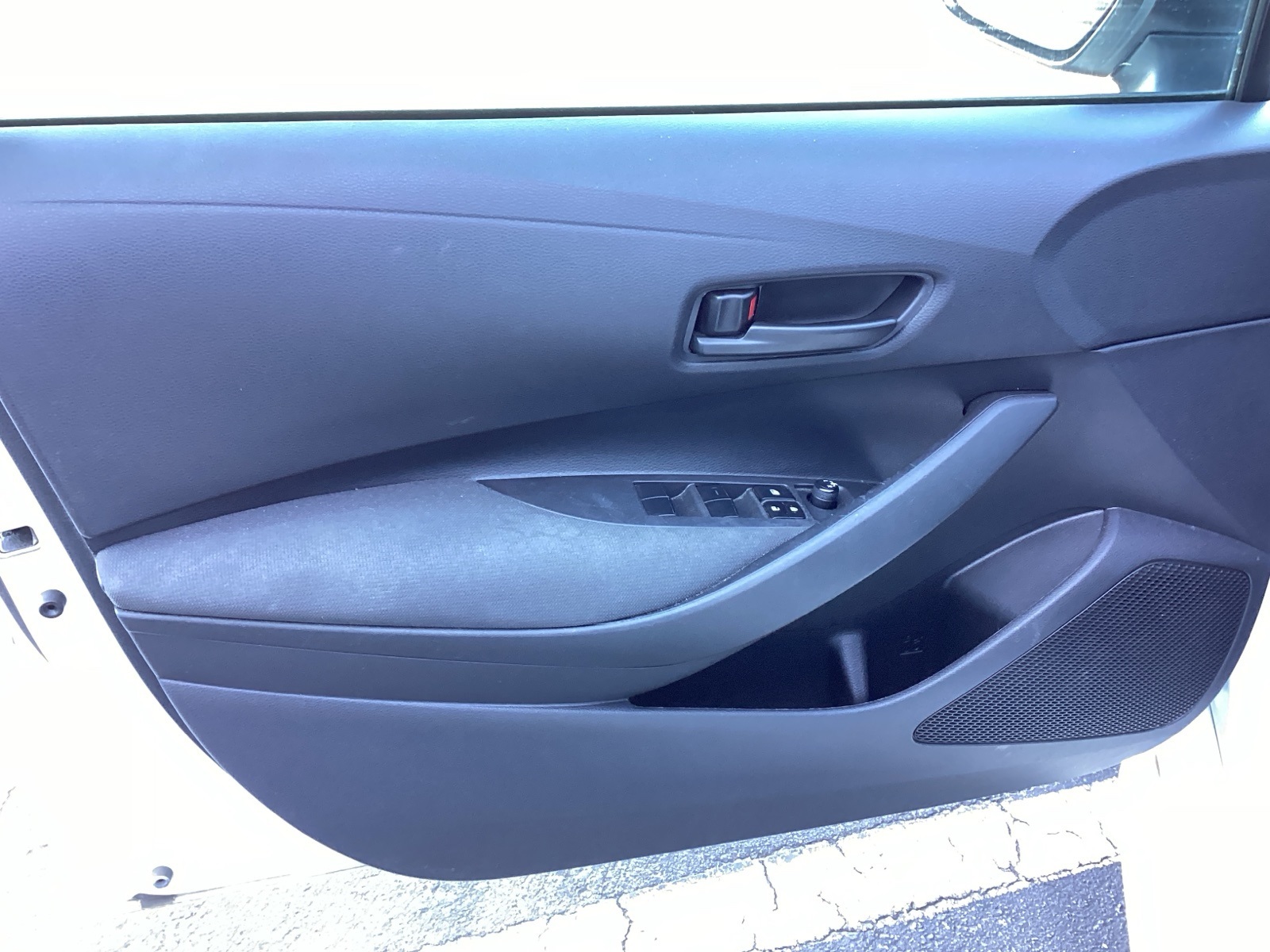 Vehicle image 26 of 30
