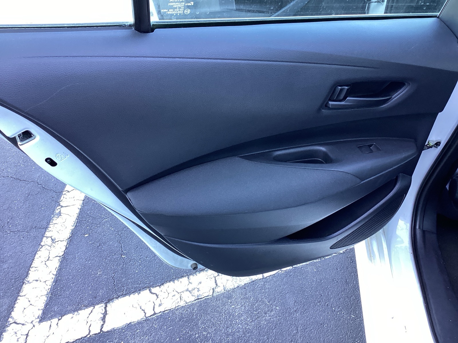 Vehicle image 28 of 30