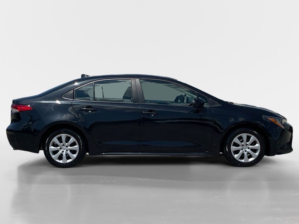 Vehicle image 4 of 31