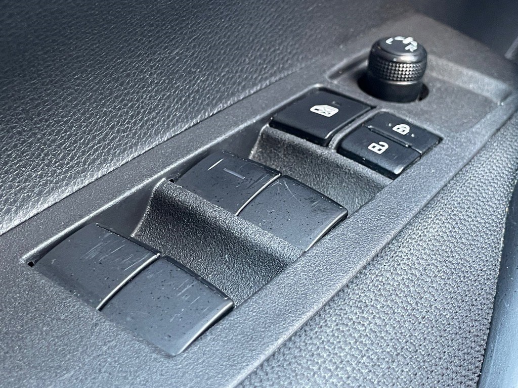 Vehicle image 19 of 31