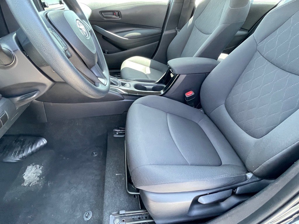 Vehicle image 10 of 31