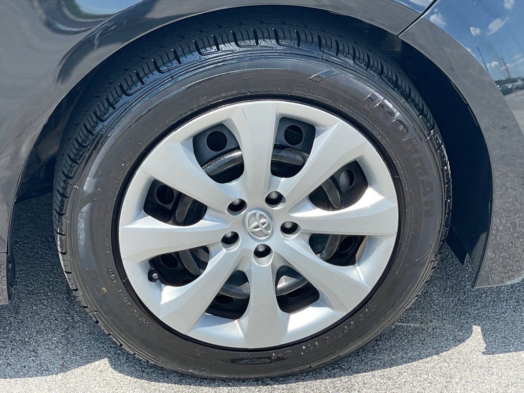 Vehicle image 9 of 31