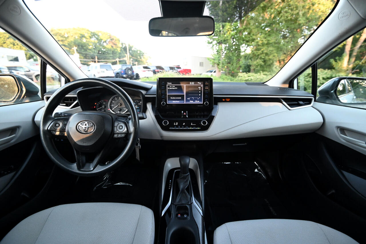 Vehicle image 19 of 42