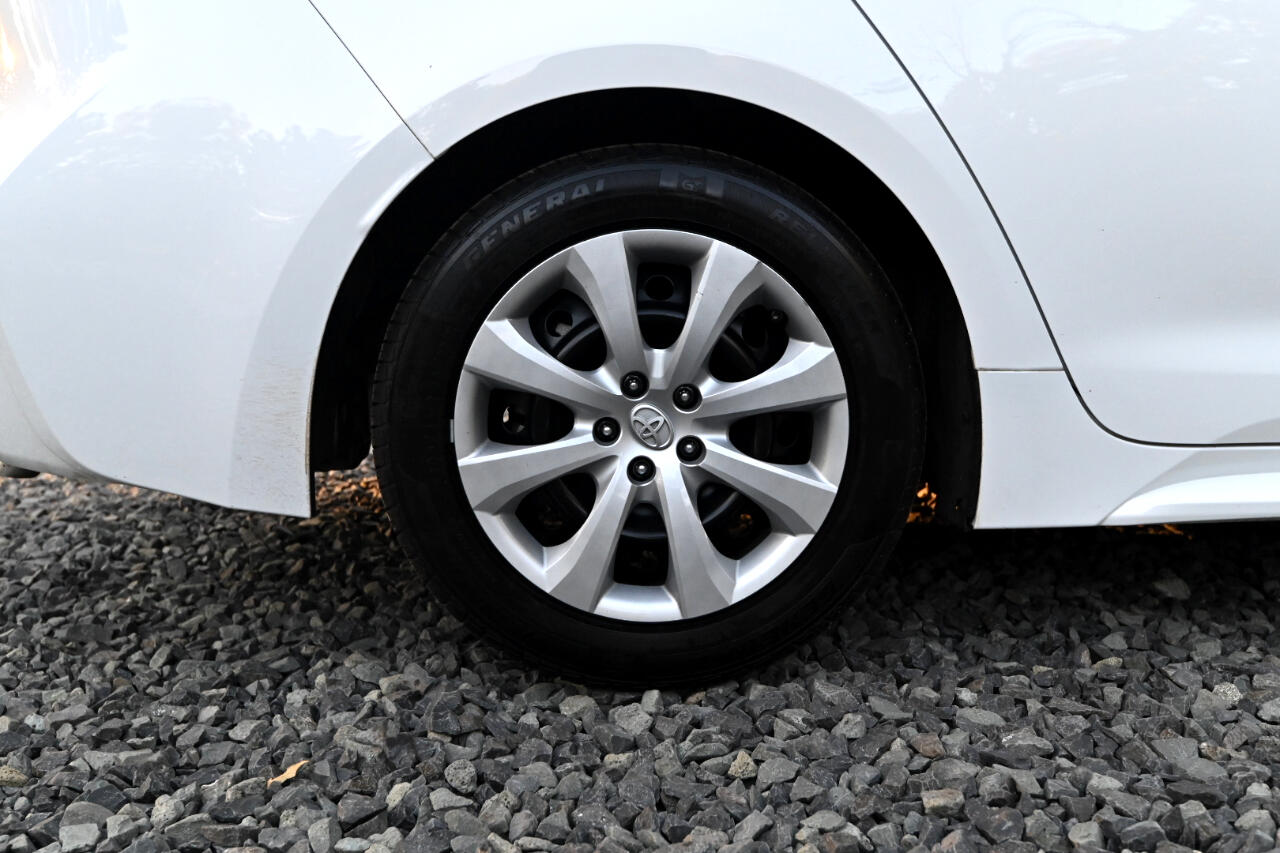 Vehicle image 16 of 42