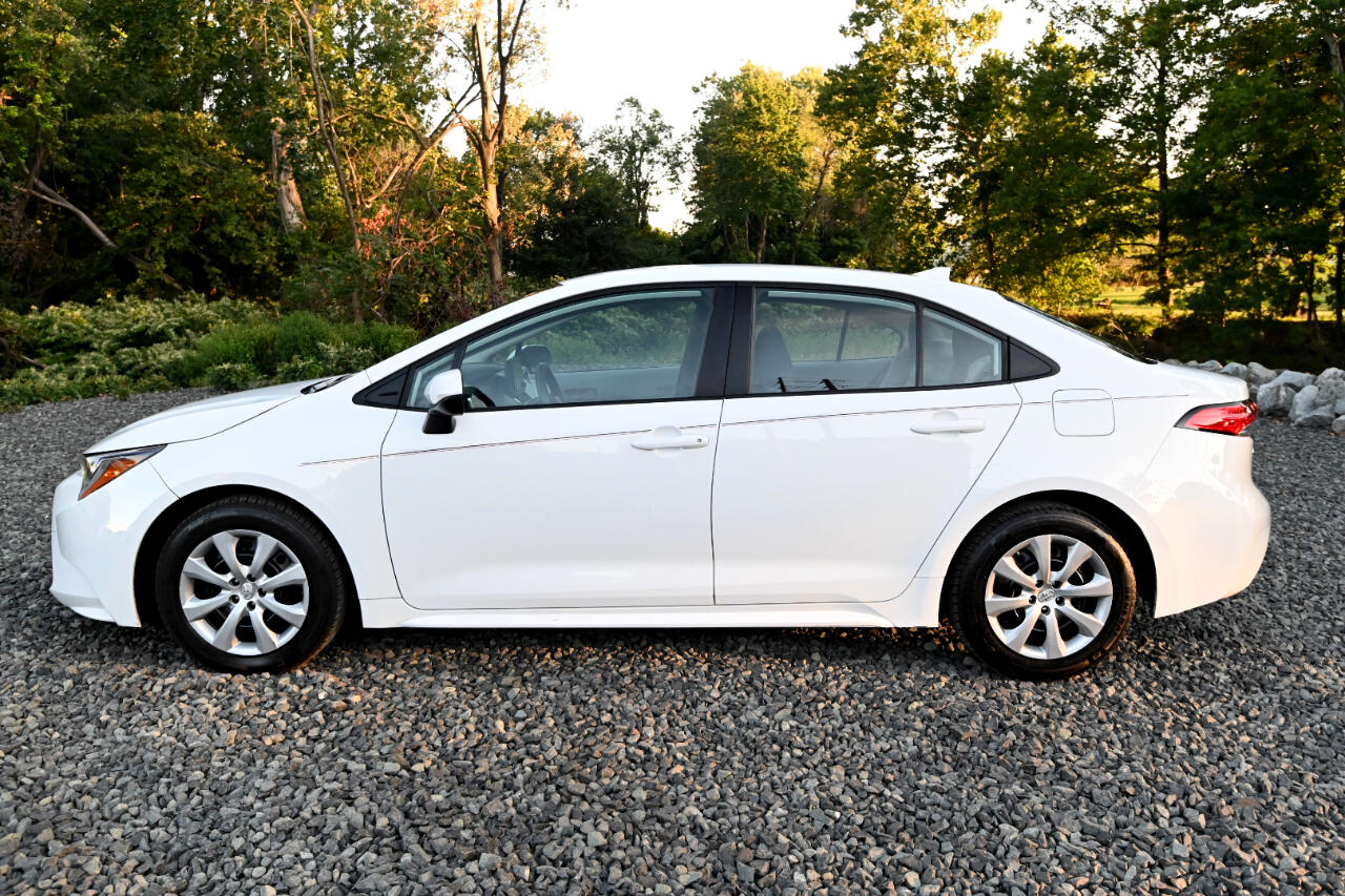 Vehicle image 8 of 42