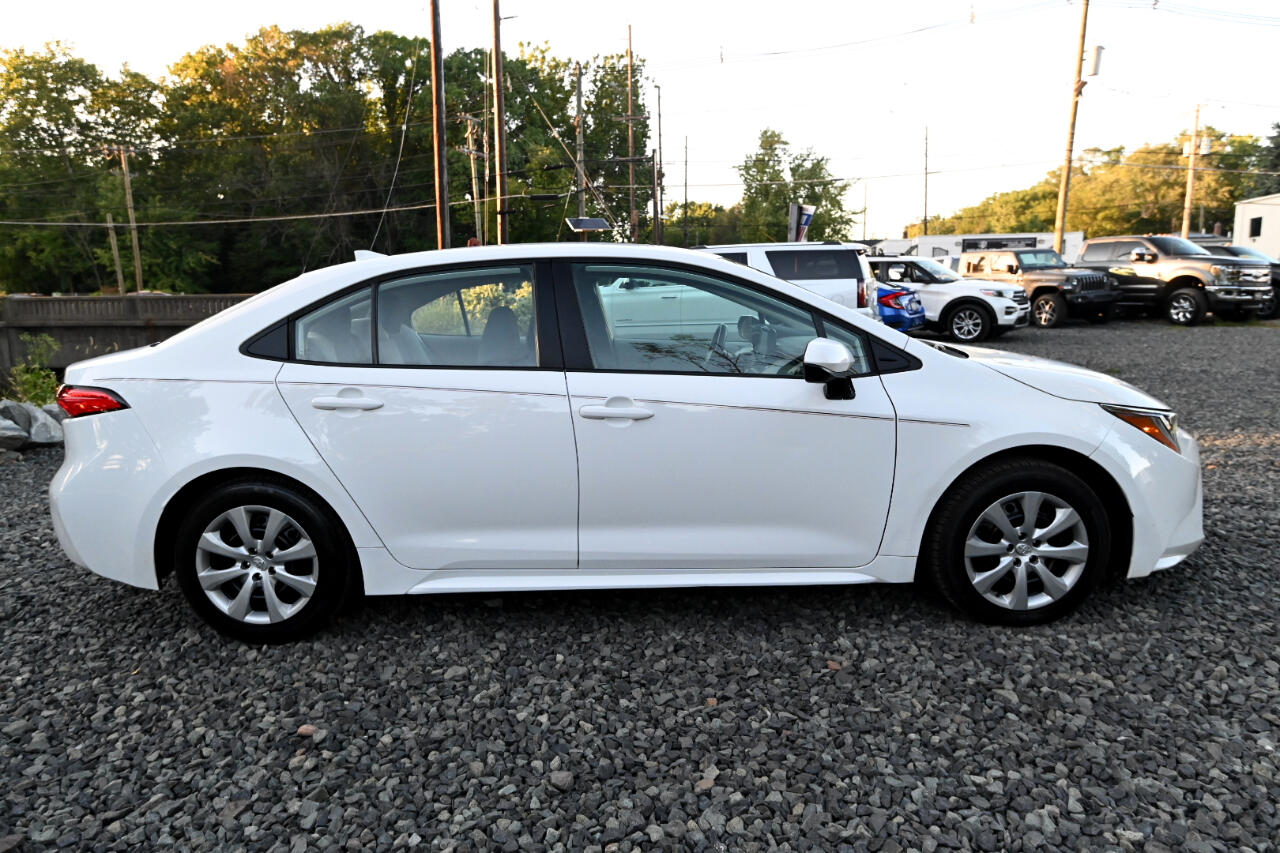 Vehicle image 4 of 42