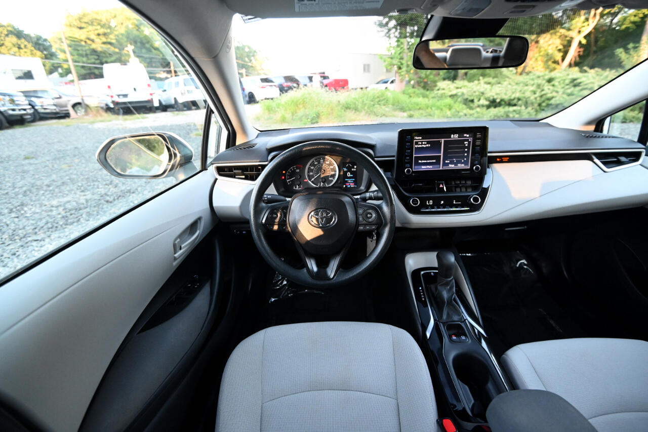 Vehicle image 23 of 42