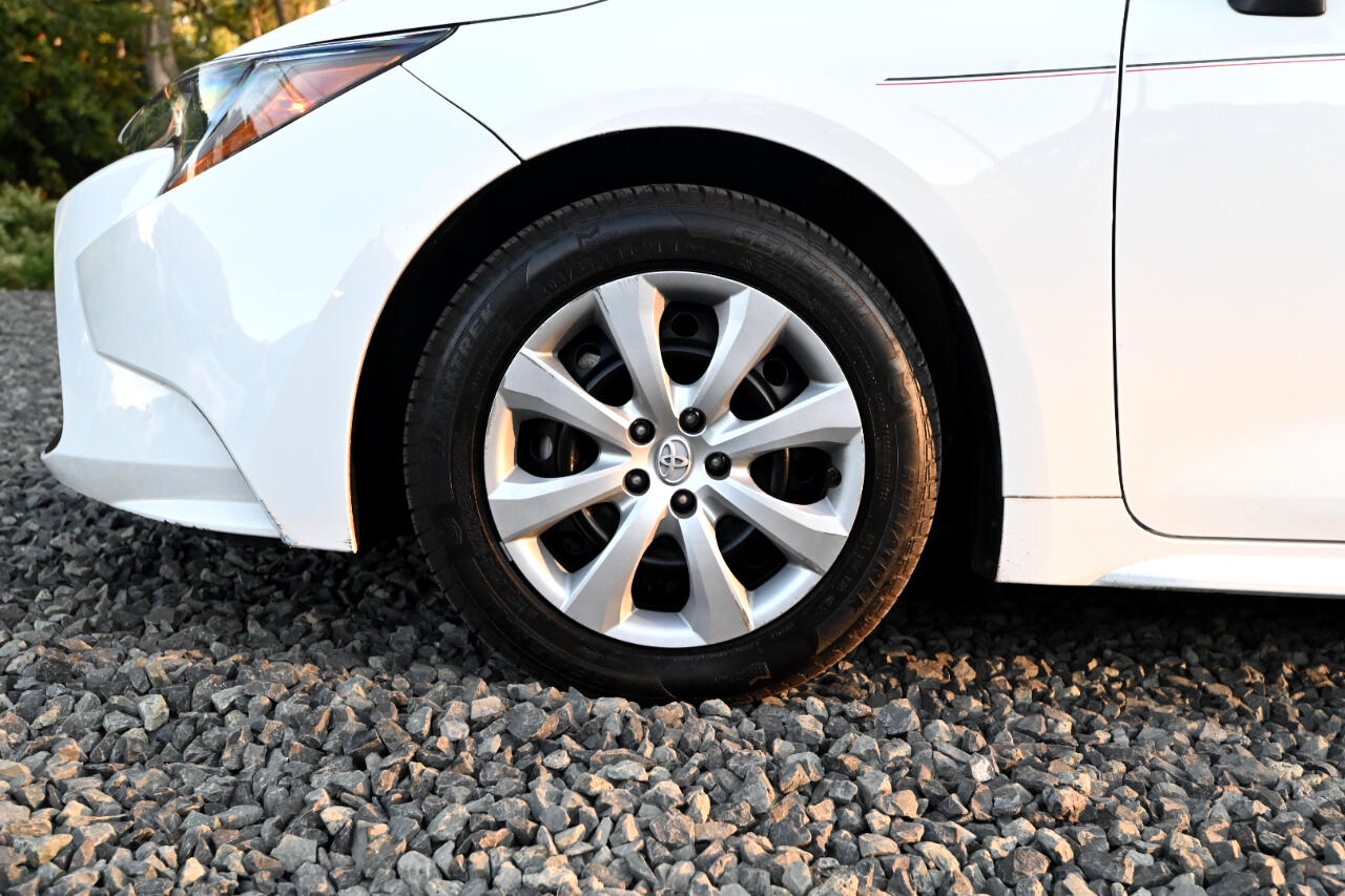 Vehicle image 9 of 42