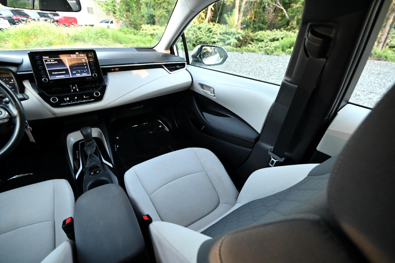 Vehicle image 21 of 42
