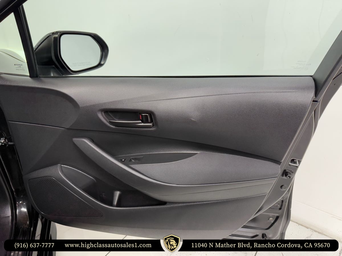Vehicle image 17 of 54