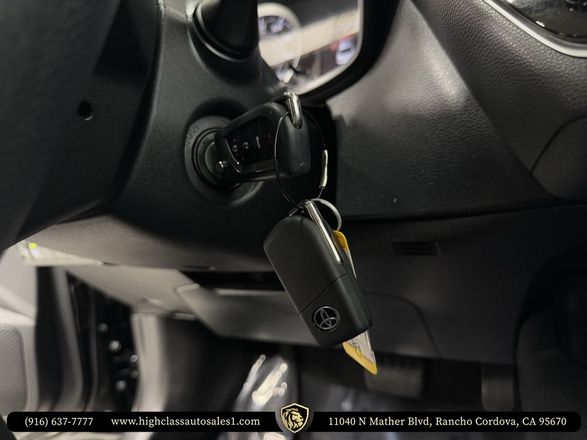 Vehicle image 40 of 54