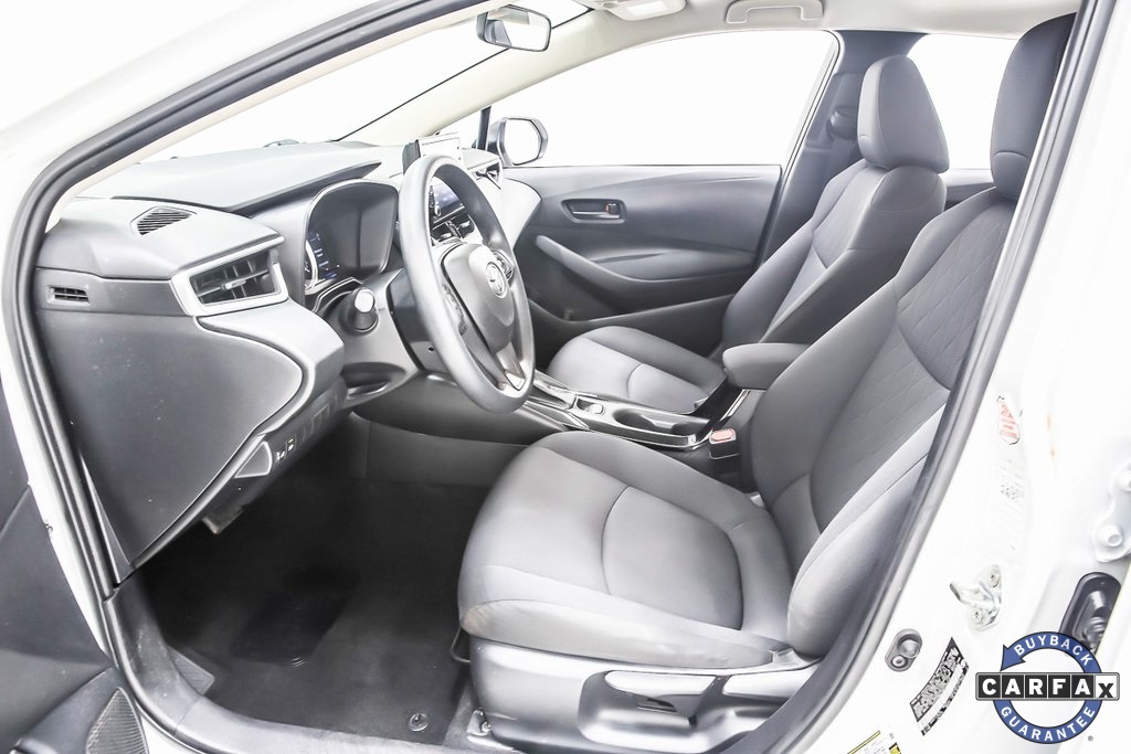 Vehicle image 21 of 40