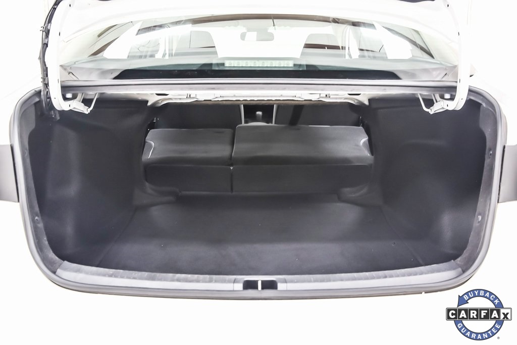 Vehicle image 11 of 40