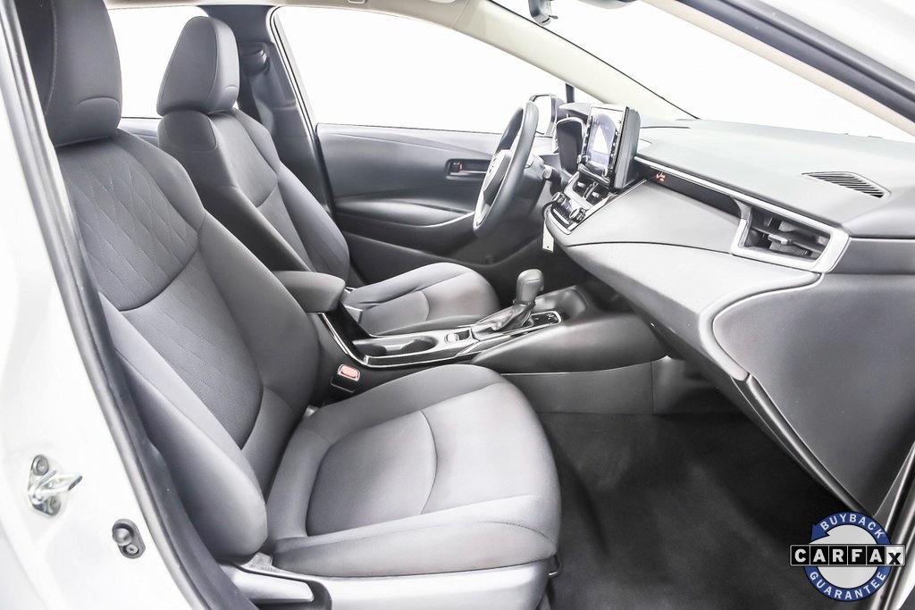 Vehicle image 19 of 40