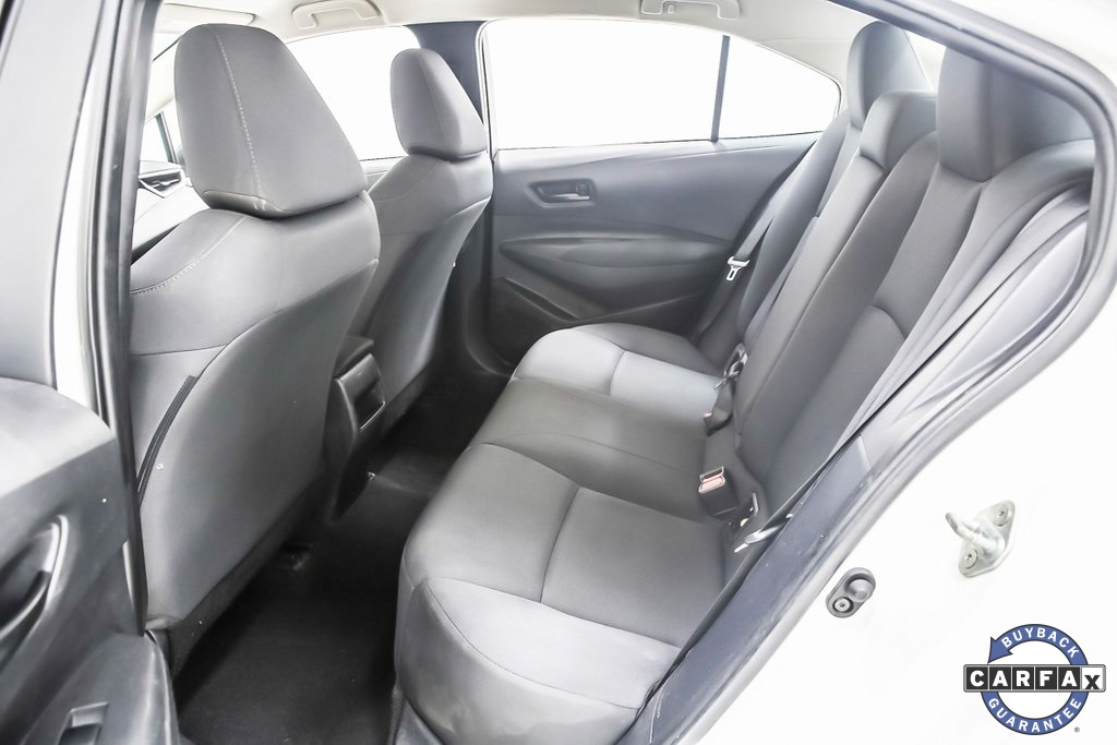 Vehicle image 17 of 40