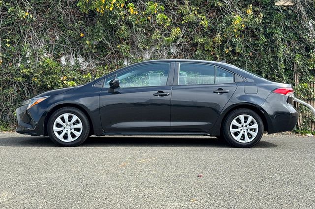 Vehicle image 9 of 35