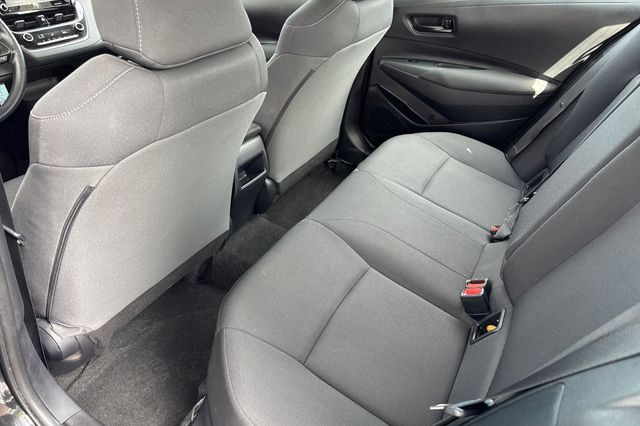 Vehicle image 17 of 35