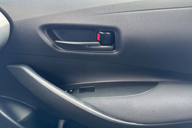 Vehicle image 23 of 35