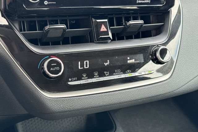 Vehicle image 26 of 35