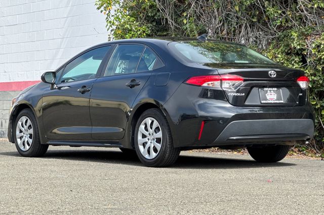 Vehicle image 8 of 35