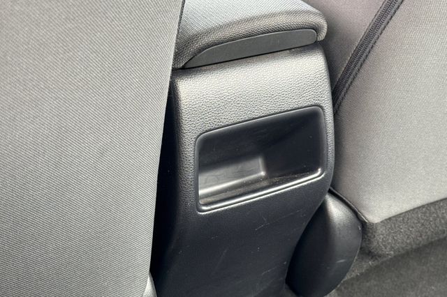 Vehicle image 18 of 35