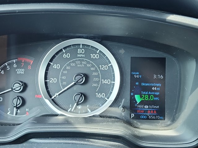 Vehicle image 21 of 23