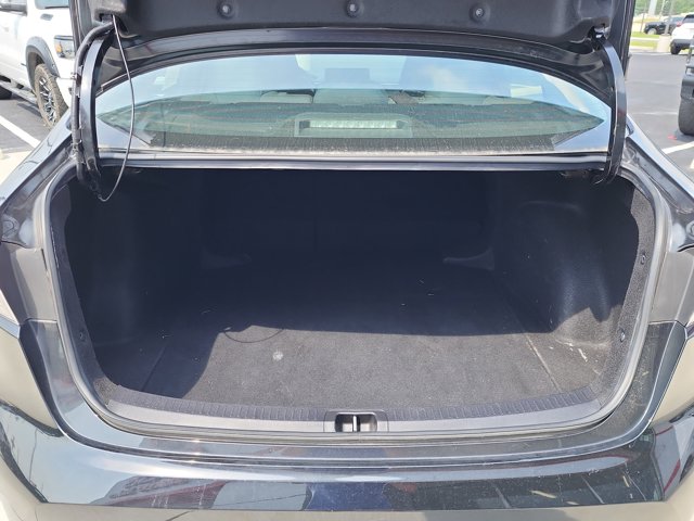 Vehicle image 13 of 23