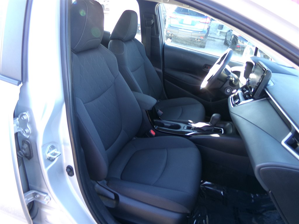 Vehicle image 17 of 36