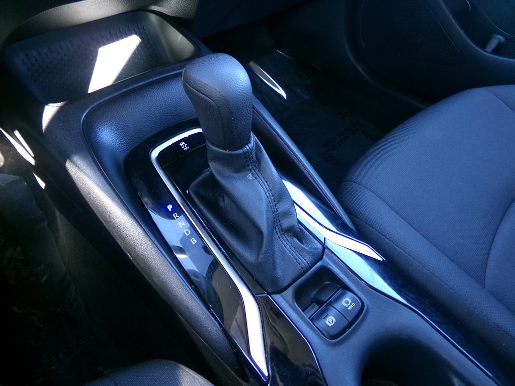 Vehicle image 22 of 36