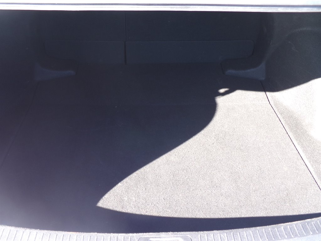 Vehicle image 28 of 36